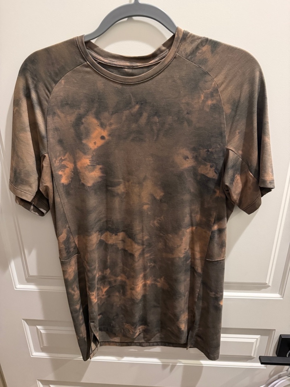 lululemon athletica Men's Short Sleeve Tie-Dye Tee in Brown and Black